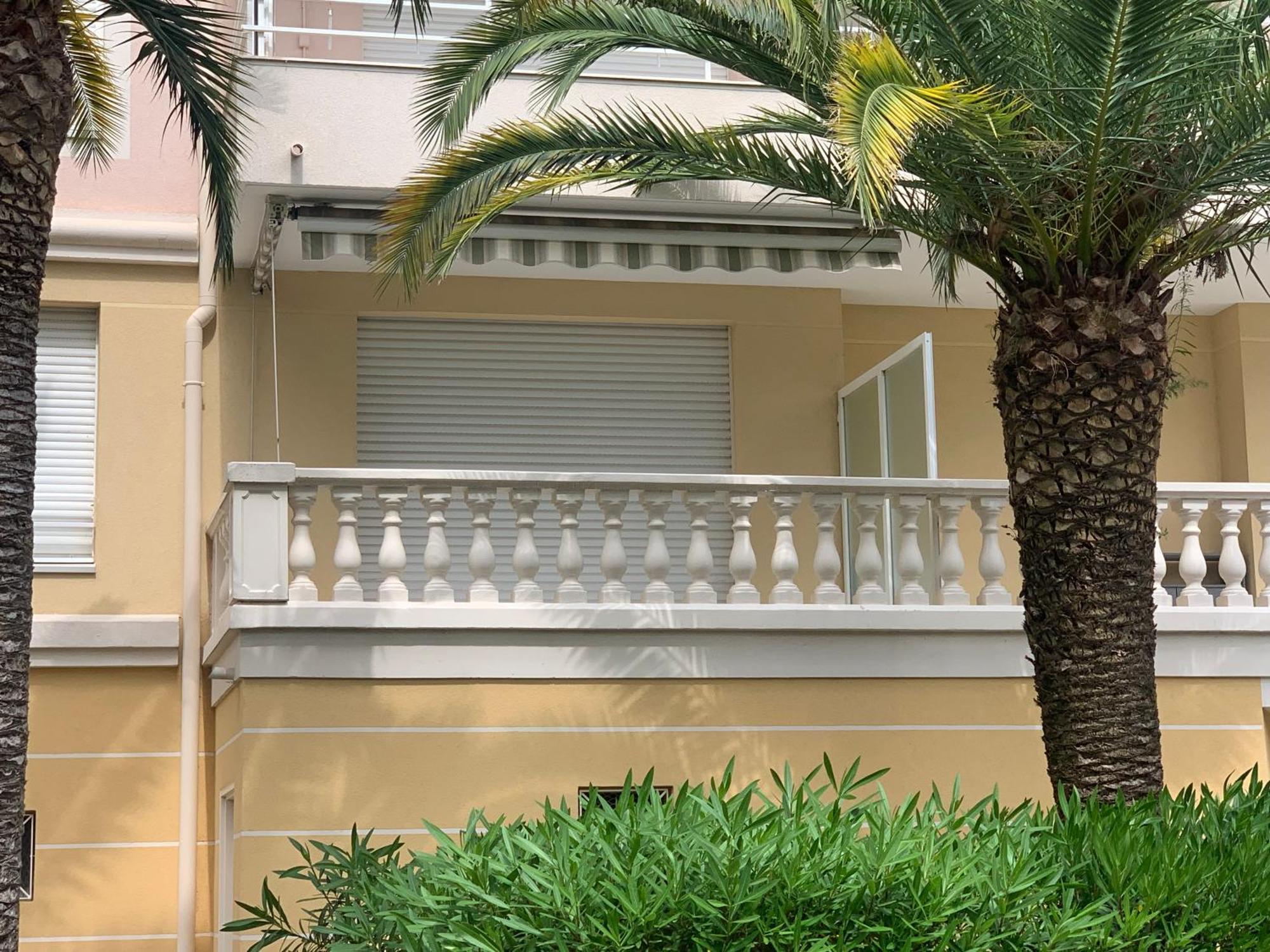FréjusLe Tropical公寓 外观 照片